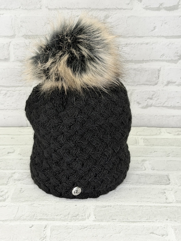 Strickmütze mit Bommel Strickmütze mit Bommel