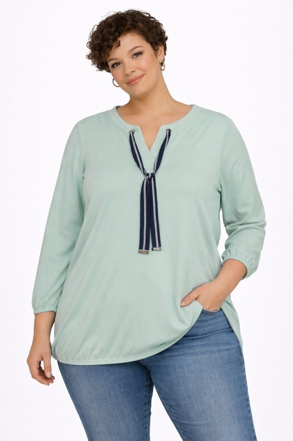 Edelshirt mit Schluppe Edelshirt mit Schluppe
