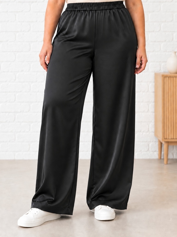 Edle Satinhose weit Edle Satinhose weit