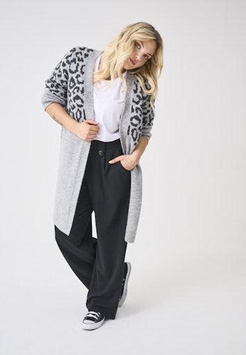 Strick-Cardigan im Leolook