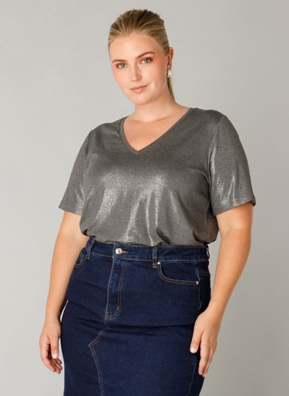 Glitzershirt mit V-Ausschnitt