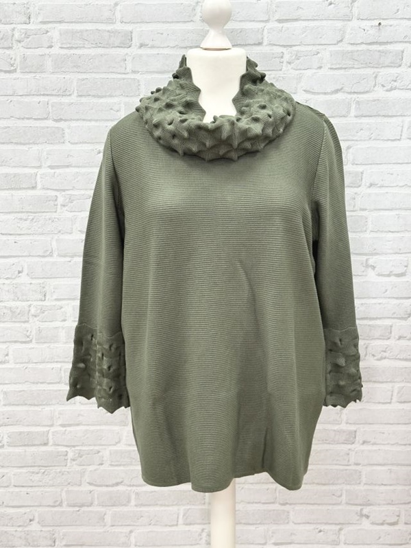 Pullover mit abnehmbarem Kragen