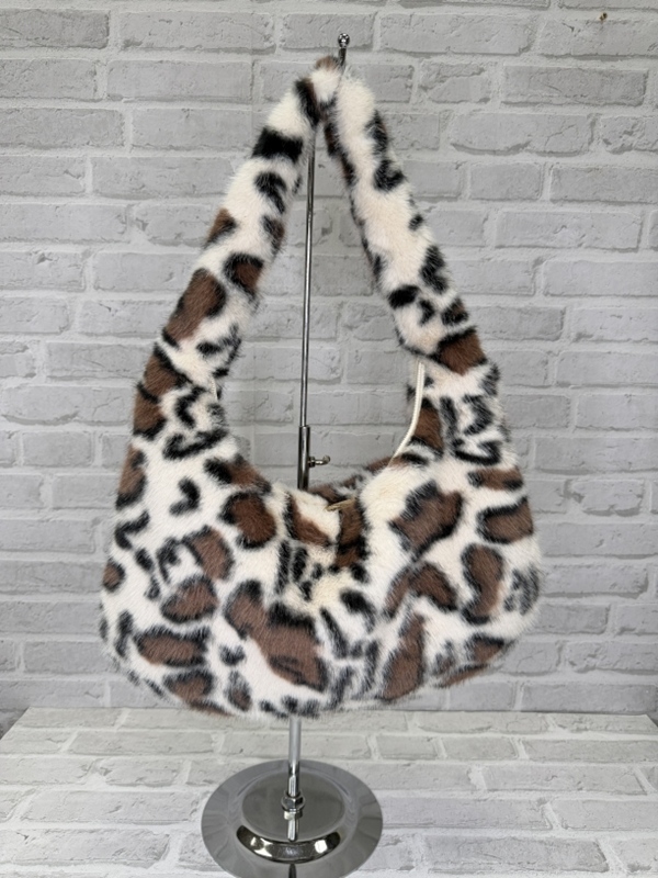 Felltasche Leo medium