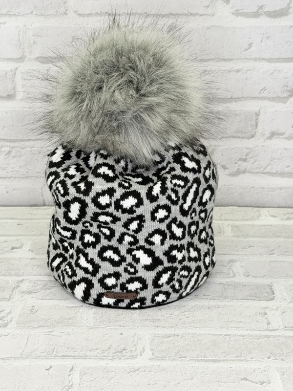 Strickm�tze mit Bommel