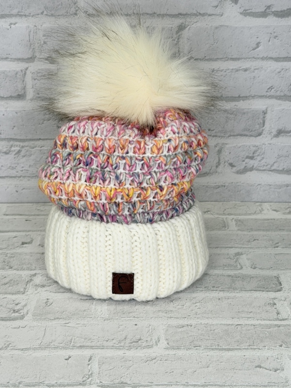 Strickm�tze mit Bommel