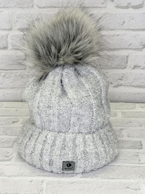 Strickm�tze mit Bommel