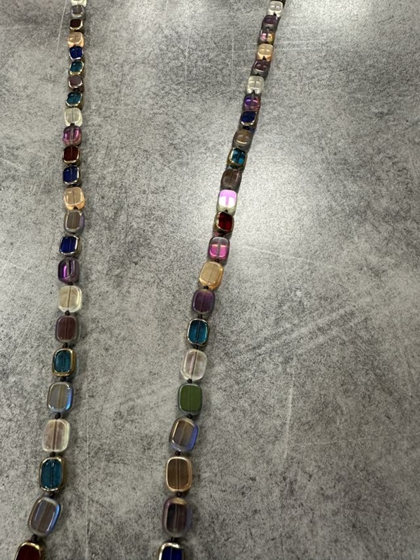 Kette lang mit Glassteinen Kette lang mit Glassteinen