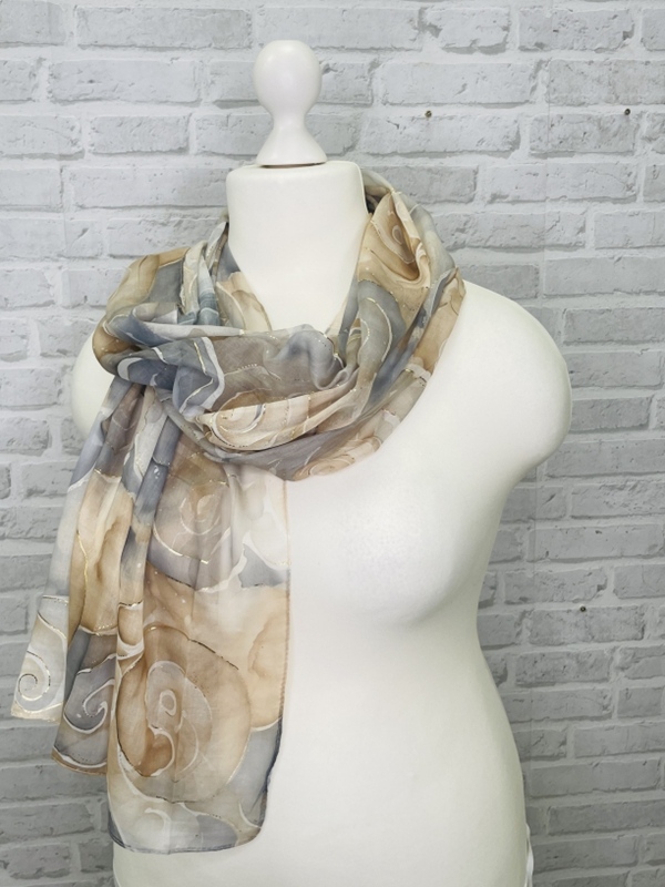 Schal mit Goldakzenten Schnecke