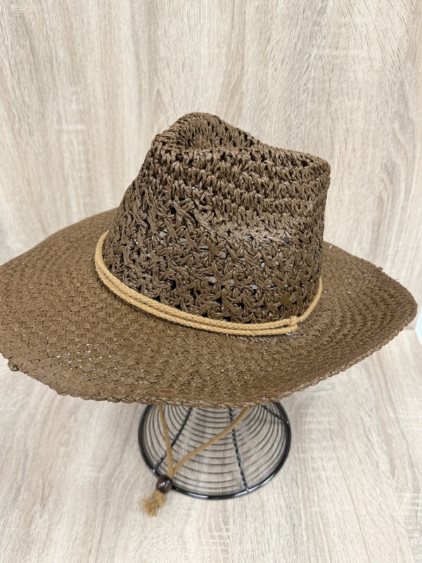 Hut Cowboy-Style Hut Cowboy-Style