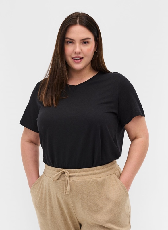 Basic-Shirt mit V-Ausschnitt