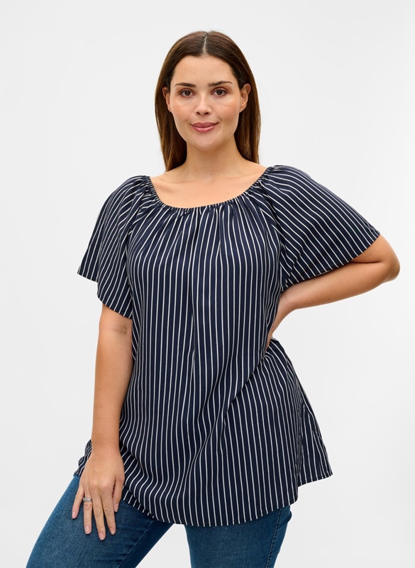 Carmen-Bluse mit maritimen Streifen