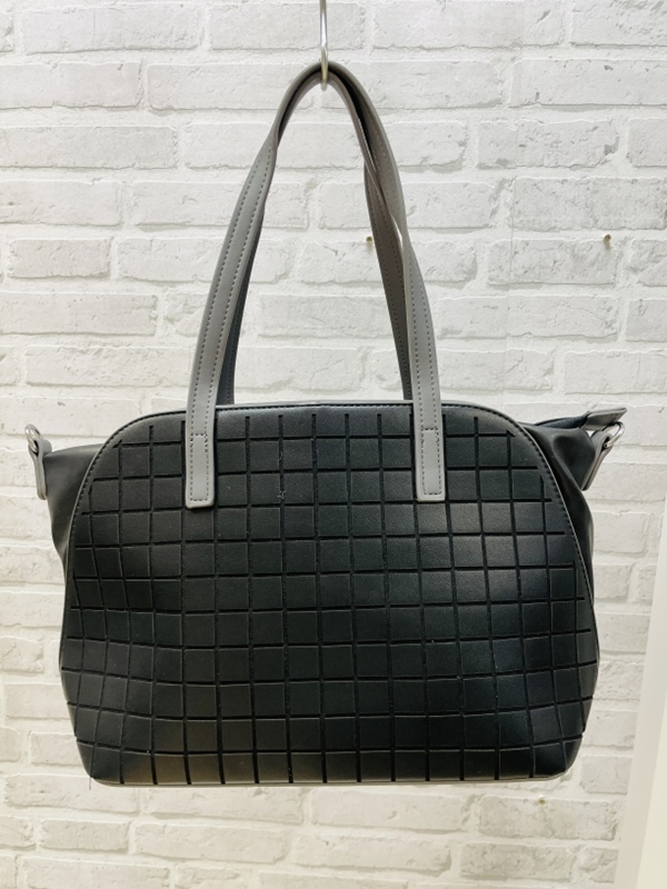 Tasche mit Karostruktur