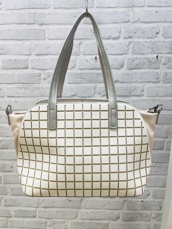 Tasche mit Karostruktur