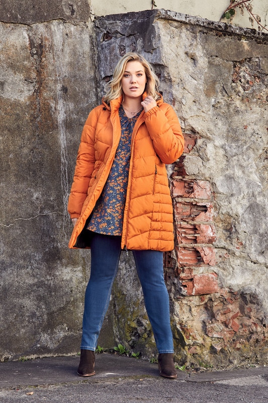 Winterjacke mit Kapuze
