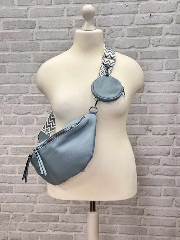 Tasche mit Schmuckriemen