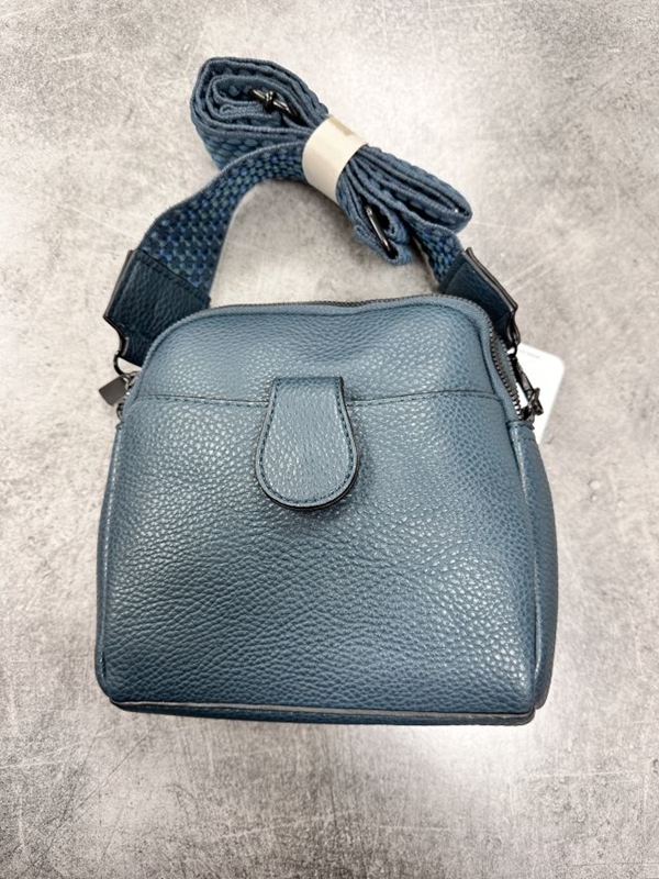 Kleine Tasche mit Riemen