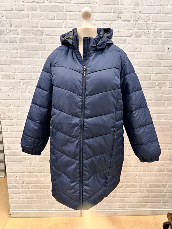 Winterjacke mit Kapuze