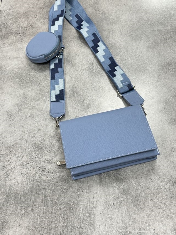 Kleine Tasche mit Kartenfchern