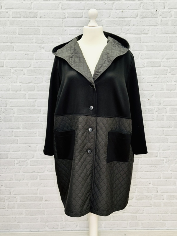 Leichter Mantel mit Kapuze