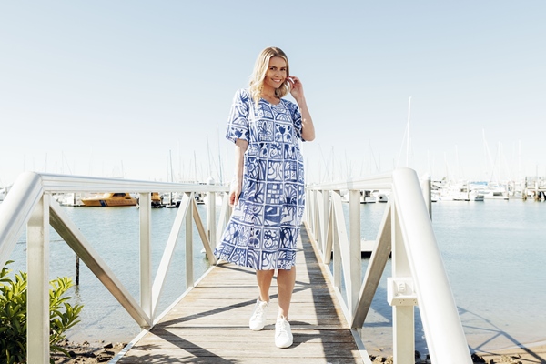Kleid mit Taschen kurzarm