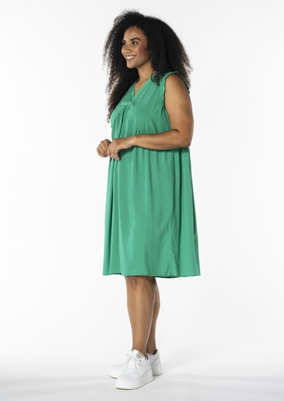 Sommerliches Viskose-Kleid mit Rschen