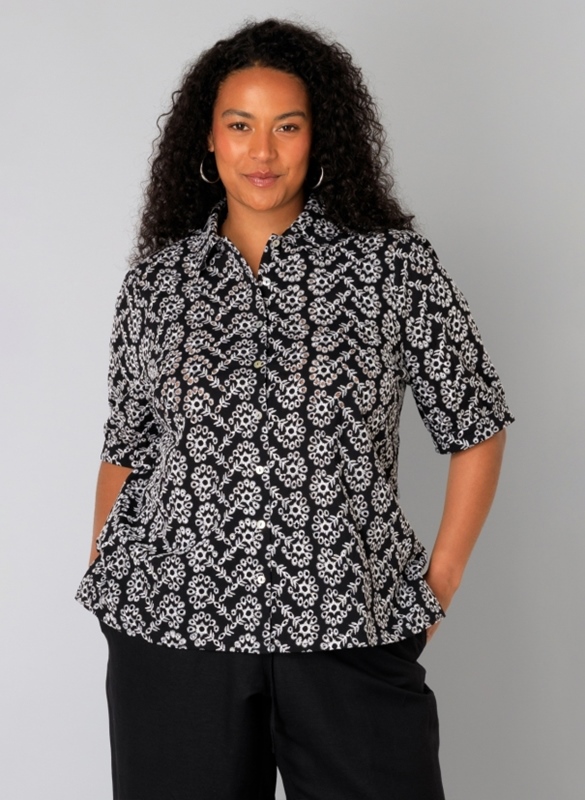 Bluse kurzarm mit Stickerei